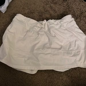 Lululemon White Pace Rival Skirt size 8